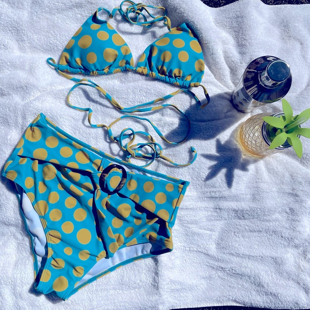💕 Adorable Polka Dot Bikini